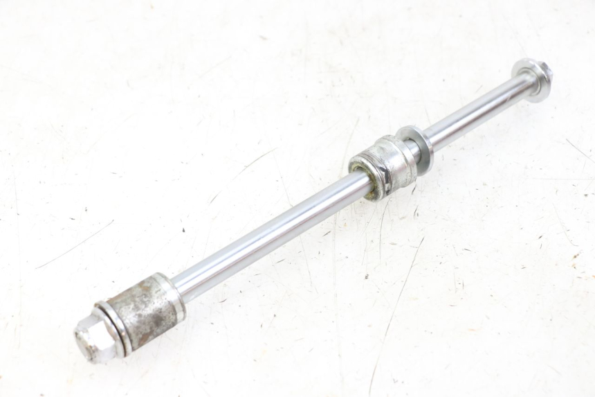 photo de REAR WHEEL AXLE REGAL RAPTOR RAXTER 2 125 (2007 - 2015) - Technical close-up