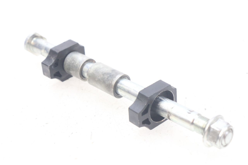 photo de REAR WHEEL AXLE APOLLO RXF 125