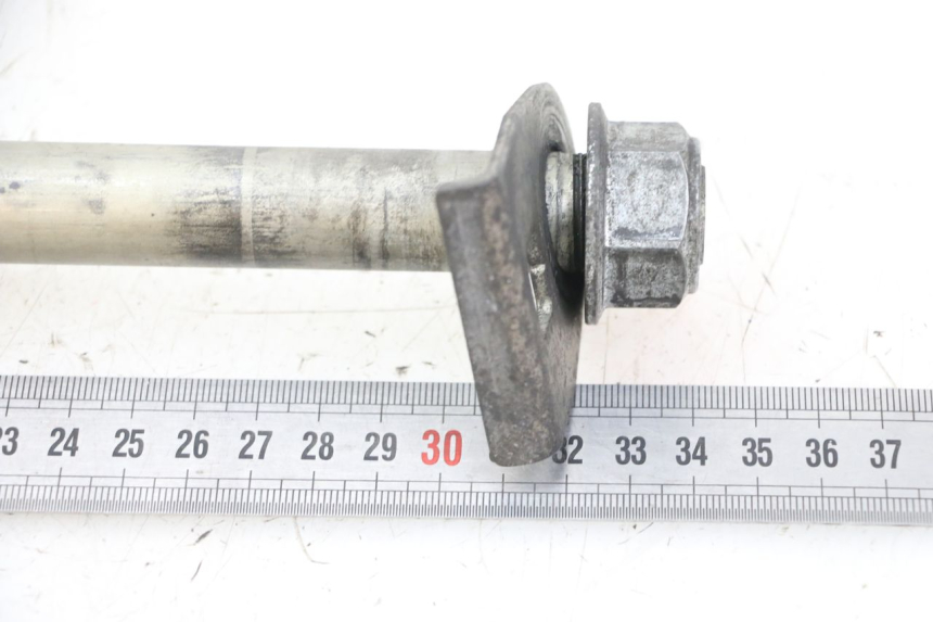 photo de REAR WHEEL AXLE SUZUKI GSX F GSXF 650 (2007 - 2015)