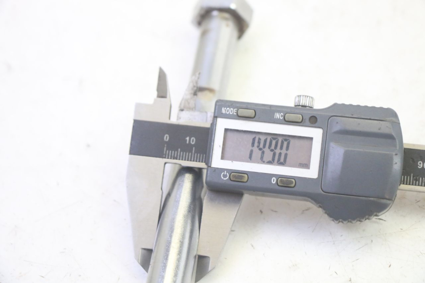 photo de REAR WHEEL AXLE KSR TR SM 50 (2015 - 2018) - Alternative perspective