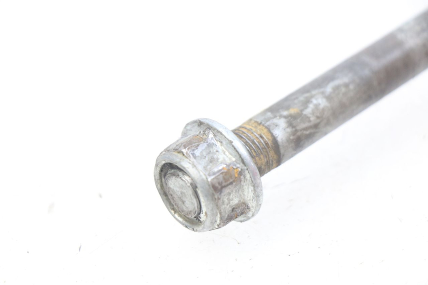 photo de REAR WHEEL AXLE HONDA XR 70 (1997 - 2003)