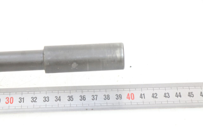 photo de REAR WHEEL AXLE YAMAHA XP T-MAX TMAX 500 (2004 - 2007)