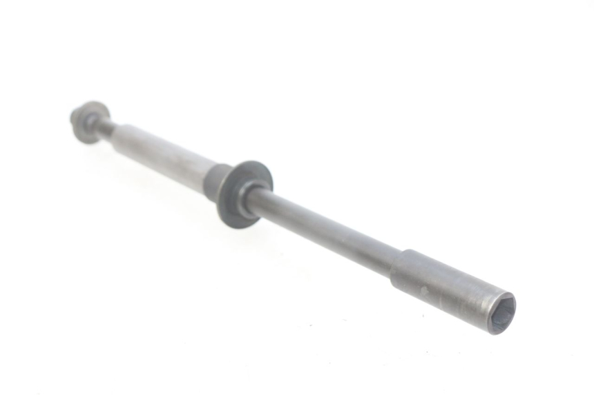 photo de REAR WHEEL AXLE YAMAHA XP T-MAX TMAX 500 (2004 - 2007)