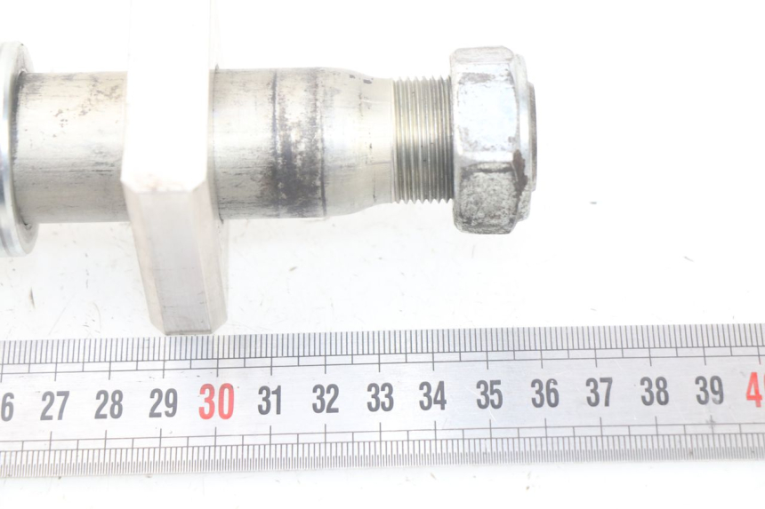 photo de REAR WHEEL AXLE YAMAHA YP T-MAX TMAX 530 (2017 - 2020)