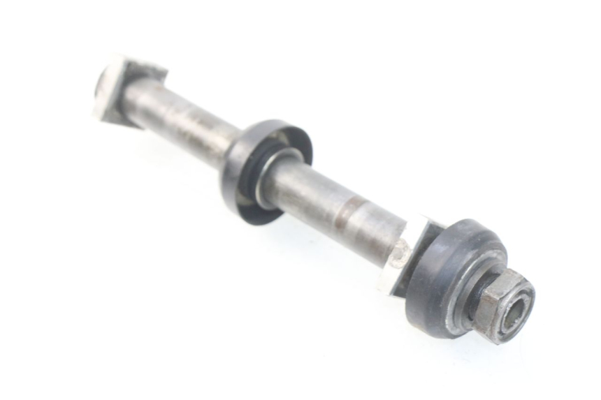 photo de REAR WHEEL AXLE YAMAHA YZ-F YZF 250 (2014 - 2018)