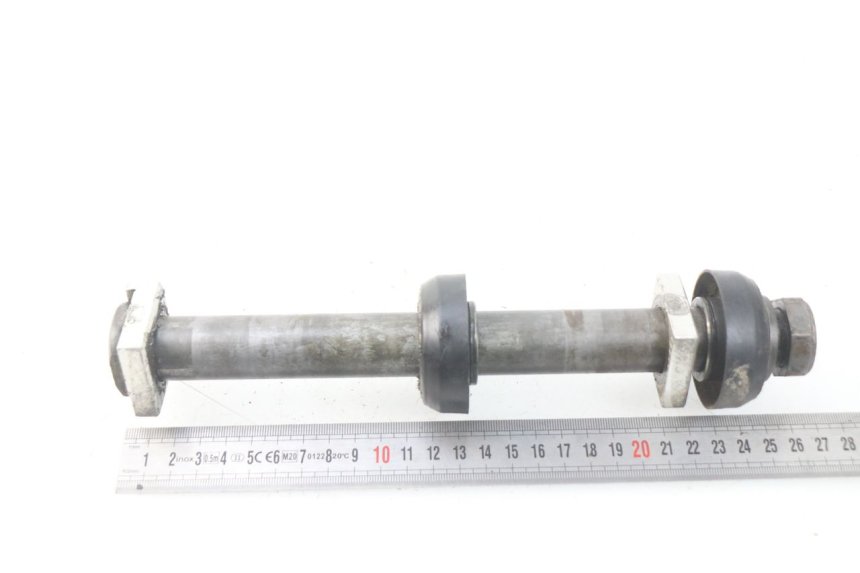 photo de REAR WHEEL AXLE YAMAHA YZ-F YZF 250 (2014 - 2018)