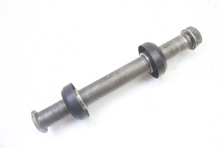 photo de REAR WHEEL AXLE YAMAHA YZ-F YZF 250 (2014 - 2018)