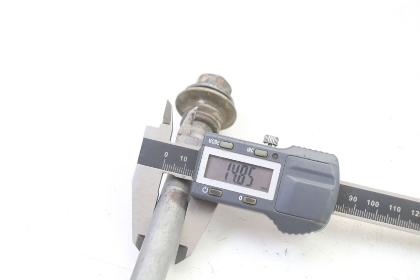 photo de REAR WHEEL AXLE YAMAHA YZ 85 (2022 - 2025)