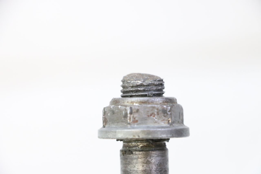 photo de REAR WHEEL AXLE YAMAHA YZ 85 (2002 - 2018)