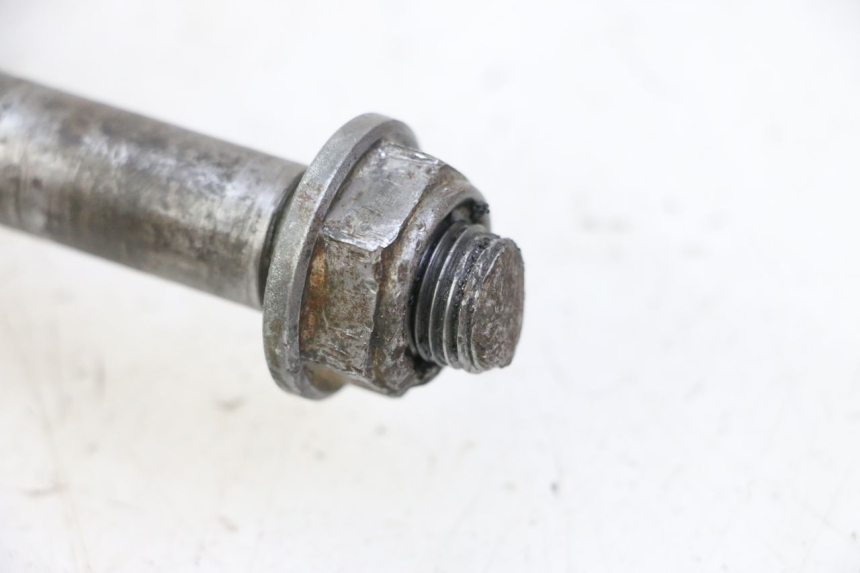 photo de REAR WHEEL AXLE YAMAHA YZ 85 (2002 - 2018)