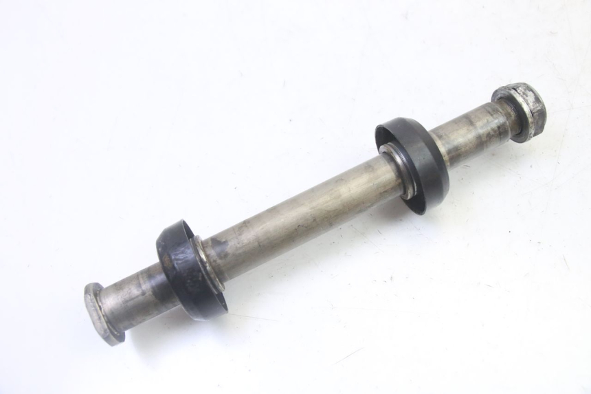 photo de REAR WHEEL AXLE YAMAHA YZF YZ-F 450 (2014 - 2016)
