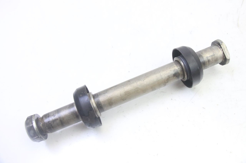 photo de REAR WHEEL AXLE YAMAHA YZF YZ-F 450 (2014 - 2016)
