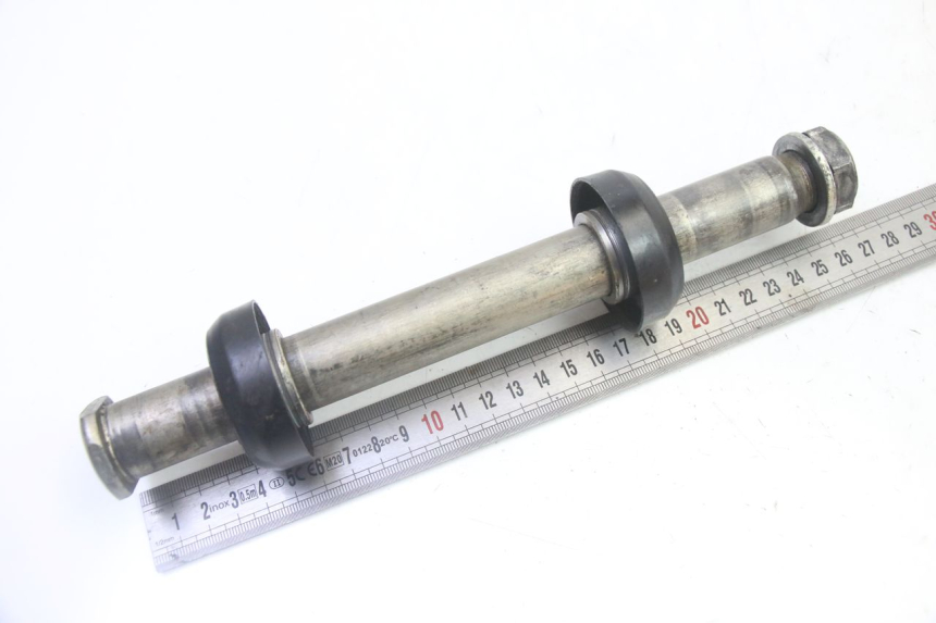 photo de REAR WHEEL AXLE YAMAHA YZF YZ-F 450 (2014 - 2016)