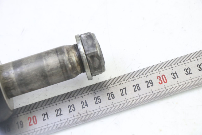 photo de REAR WHEEL AXLE YAMAHA YZF YZ-F 450 (2014 - 2016)