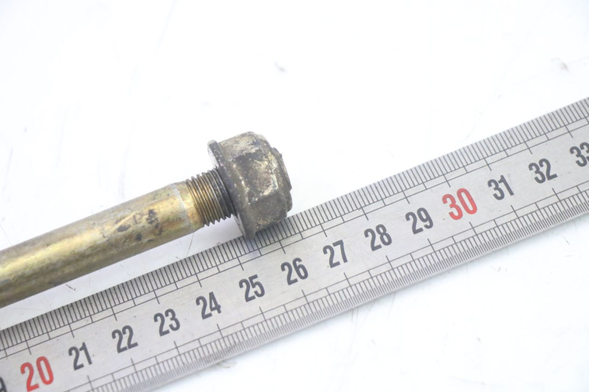 photo de FRONT WHEEL AXLE KYMCO AGILITY NAKED RENOUVO 2T 50 (2011 - 2018)