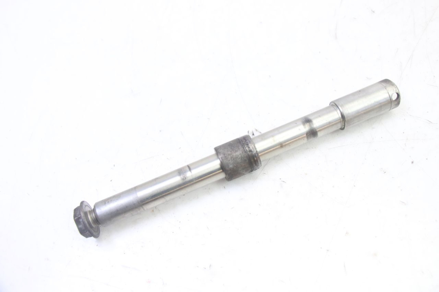 photo de FRONT WHEEL AXLE HONDA CBR RR FIREBLADE 900 (1992 - 1994)
