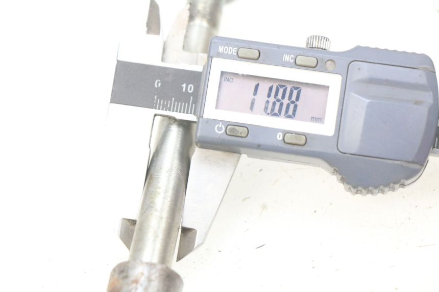 photo de FRONT WHEEL AXLE CCR DIRT BIKE 110