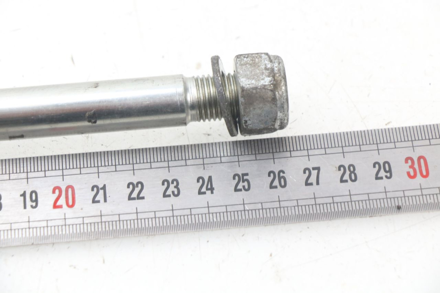 photo de FRONT WHEEL AXLE PEUGEOT CITYSTAR 50 (2013 - 2017)