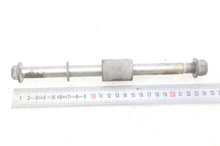 photo de FRONT WHEEL AXLE HONDA CM 125 (1983 - 2003)