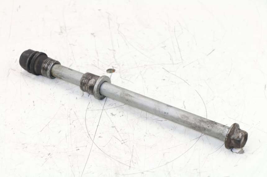 photo de FRONT WHEEL AXLE HONDA FES S-WING SWING ABS 125 (2007 - 2015)