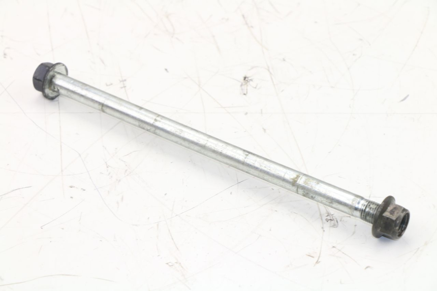 photo de FRONT WHEEL AXLE MBK FLAME 125 (2000 - 2004)