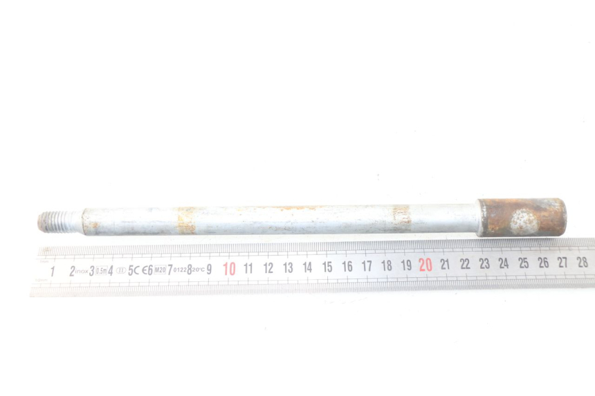 photo de FRONT WHEEL AXLE PIAGGIO FLY IE 125 (2012 - 2017)