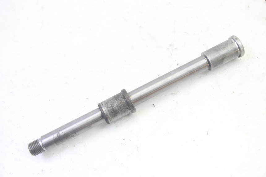 photo de FRONT WHEEL AXLE KAWASAKI GPZ RX 1000 (1986 - 1988) - Component detail