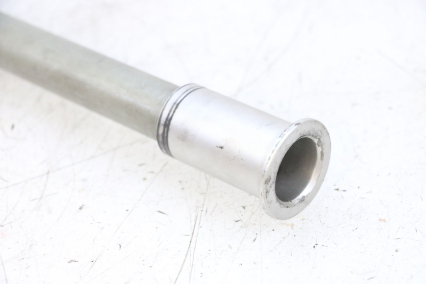 photo de FRONT WHEEL AXLE SUZUKI GSXR GSX-R 1000 (2003 - 2004) - Fixing points details