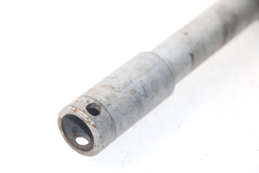 photo de FRONT WHEEL AXLE HONDA NSS EX FORZA 250 (2008 - 2009)