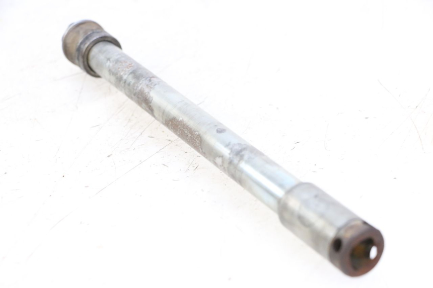 photo de FRONT WHEEL AXLE HONDA VT C2 SHADOW 750 (1997 - 2001)