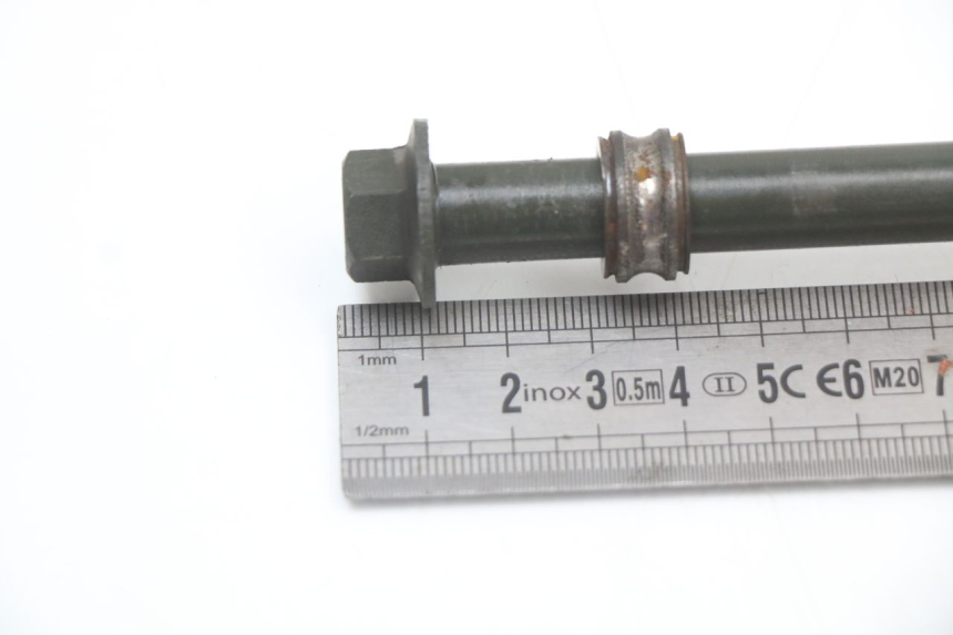 photo de FRONT WHEEL AXLE SYM JET 14 4T 50 (2018 - 2022)