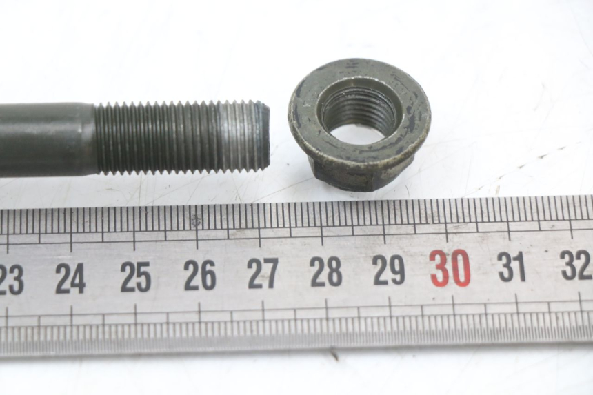 photo de FRONT WHEEL AXLE SYM JET 14 4T 50 (2018 - 2022)