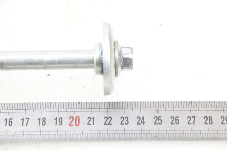 photo de FRONT WHEEL AXLE KAWASAKI KX L 85 (2022 - 2024)