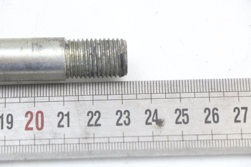 photo de FRONT WHEEL AXLE RENAULT KOURANOS 125 (2001 - 2004)