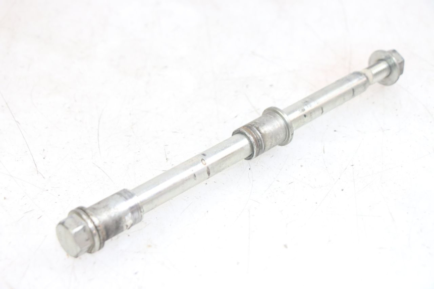 photo de FRONT WHEEL AXLE PIAGGIO MEDLEY 125 (2016 - 2023)
