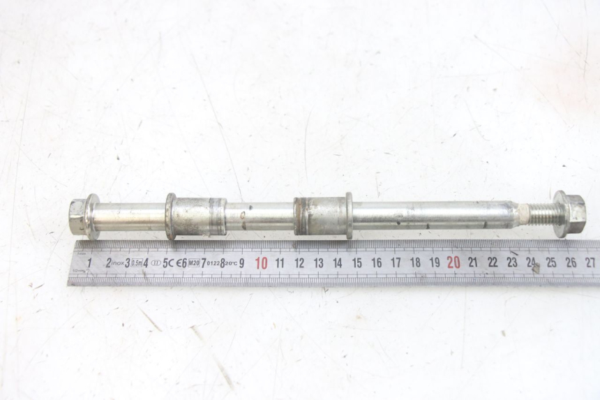 photo de FRONT WHEEL AXLE PIAGGIO MEDLEY 125 (2016 - 2023)