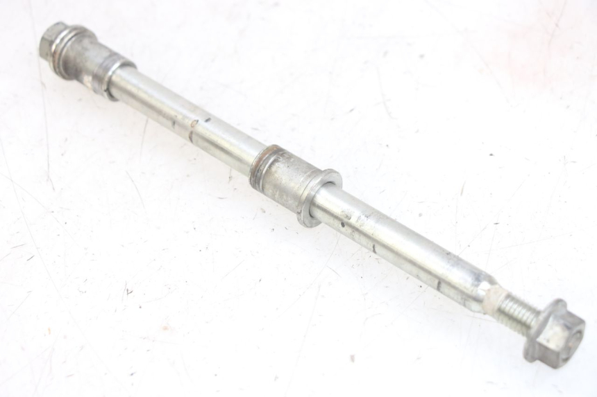 photo de FRONT WHEEL AXLE PIAGGIO MEDLEY 125 (2016 - 2023)