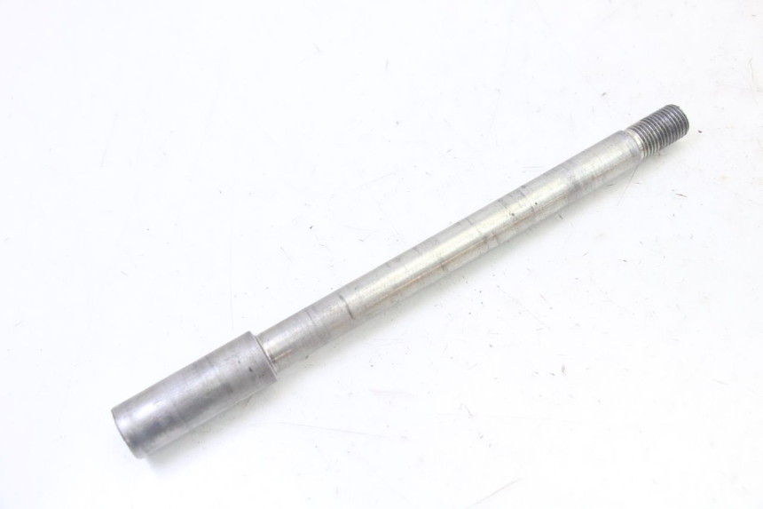 photo de FRONT WHEEL AXLE RIEJU MRT 50 (2018 - 2021)
