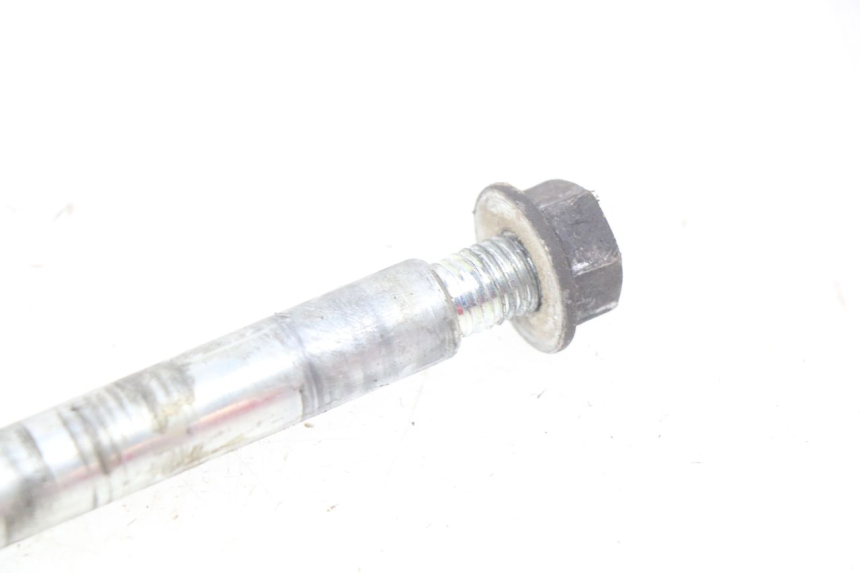 photo de FRONT WHEEL AXLE GILERA NEXUS 125 (2009 - 2013)