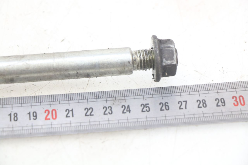 photo de FRONT WHEEL AXLE GILERA NEXUS 125 (2007 - 2009)