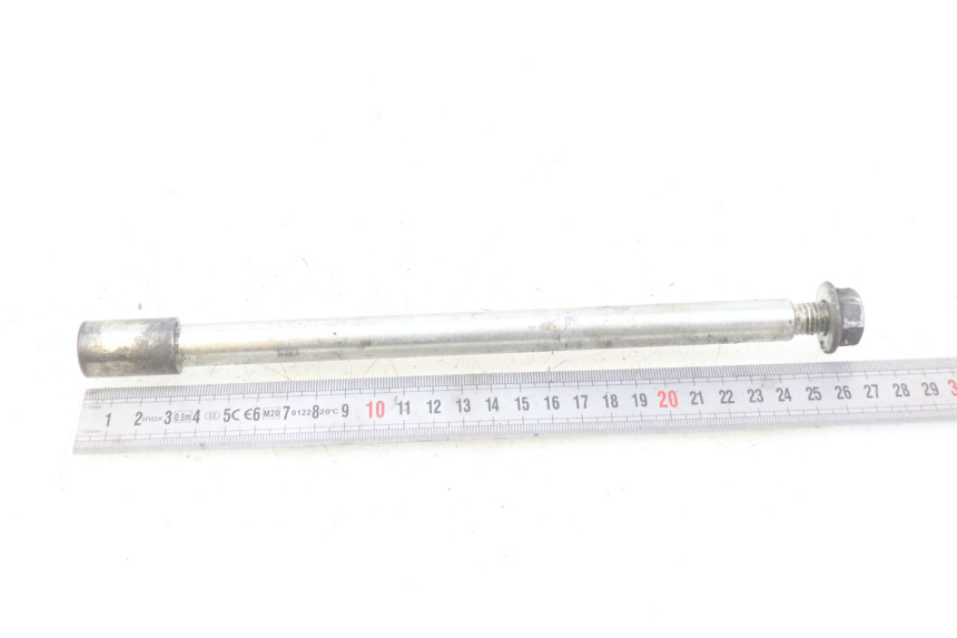 photo de FRONT WHEEL AXLE GILERA NEXUS 125 (2007 - 2009)