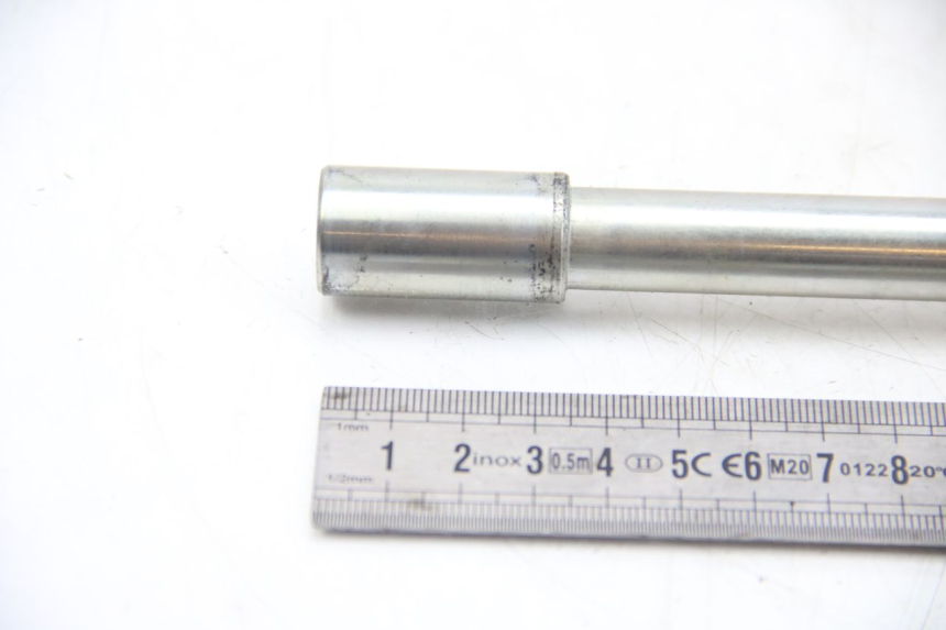 photo de FRONT WHEEL AXLE PEUGEOT CITYSTAR 50 (2013 - 2017)