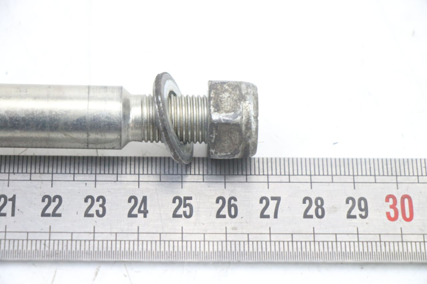 photo de FRONT WHEEL AXLE PEUGEOT TKR TREKKER FURIOUS 50 (2005 - 2014)