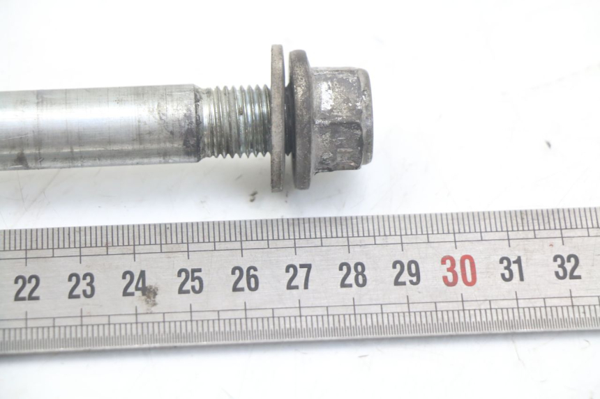 photo de FRONT WHEEL AXLE PEUGEOT VIVACITY 125 (2010 - 2017)