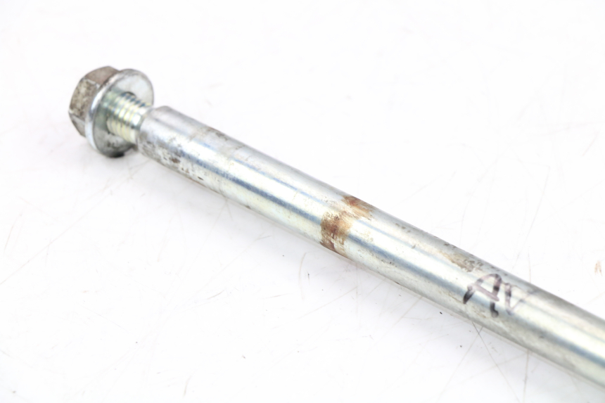 photo de FRONT WHEEL AXLE PIAGGIO FLY 2T 50 (2004 - 2017)