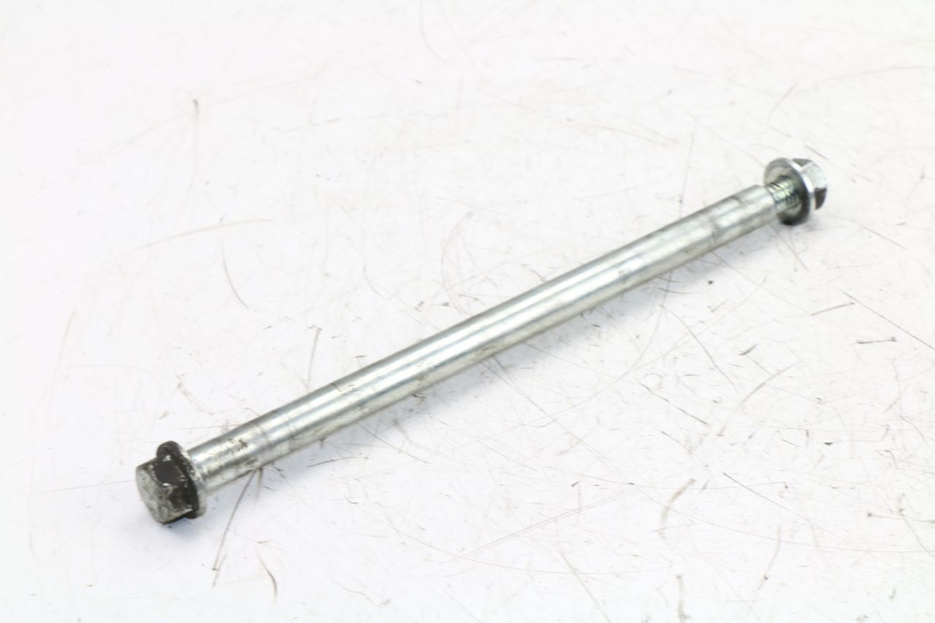photo de FRONT WHEEL AXLE PIAGGIO FLY 2T 50 (2004 - 2017)