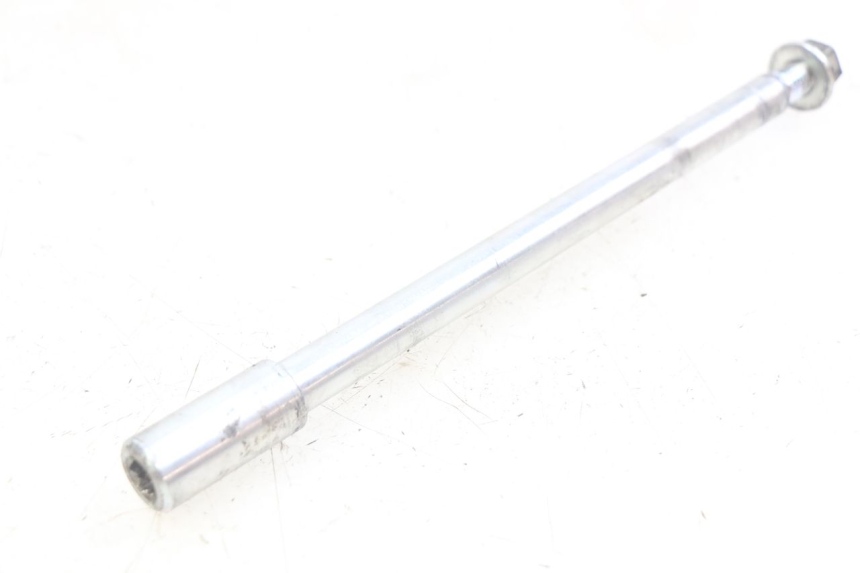photo de FRONT WHEEL AXLE PIAGGIO FLY 4T 50 (2013 - 2017)