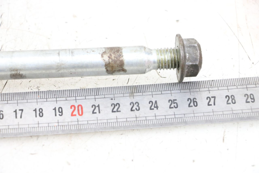 photo de FRONT WHEEL AXLE PIAGGIO TYPHOON 50 (2000 - 2009)