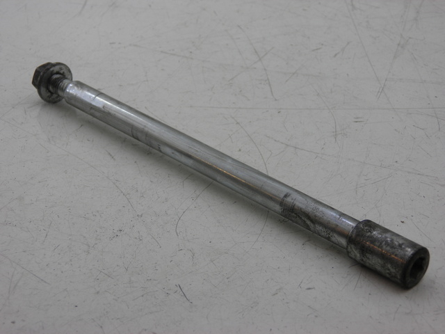 photo de FRONT WHEEL AXLE PIAGGIO XEVO - X EVO 125 (2010 - 2015) - Main view