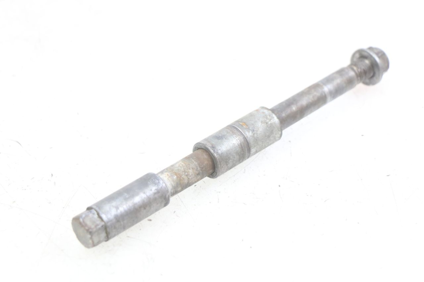 photo de FRONT WHEEL AXLE YCF PILOT 125